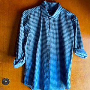 Cool houndstooth pattern with shiny silver/grey from Bugatchi (worn twice)